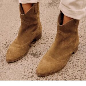 Sezane Tan Suede Western Boots